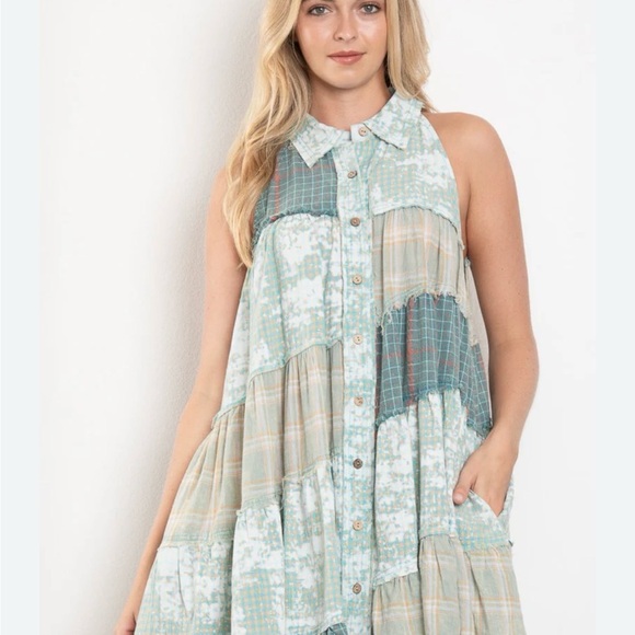 BlueVelvet Mixed Patchwork Angled Hem Tunic Top Size Small NWT - Picture 7 of 8